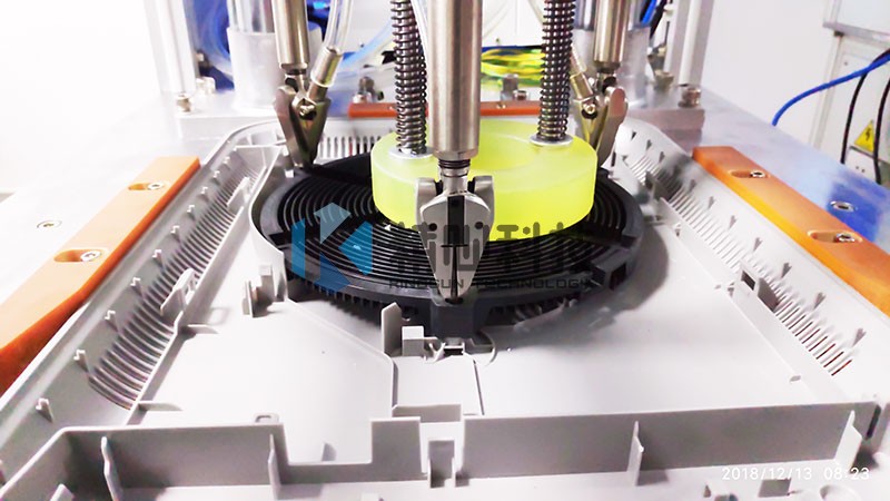 1560581203195719.jpg 自動(dòng)鎖螺絲機(jī)